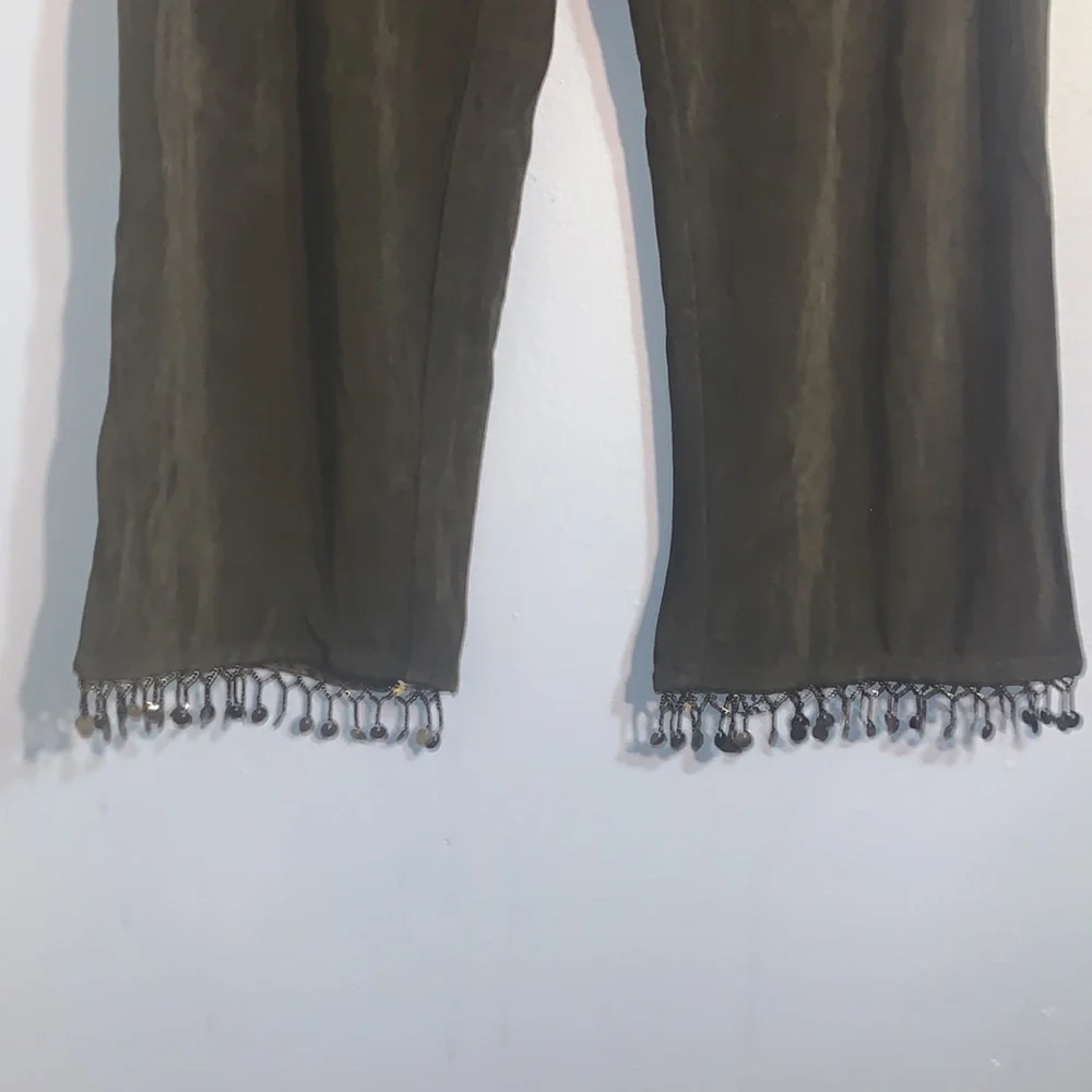 Black capri pants size 8P - Picture 3 of 11